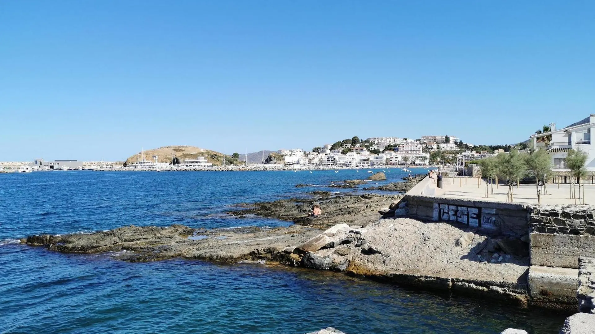Apartamento Encantador Cerca De La Playa Con Terraza En Llanca, Sant Carles - Es-89-119 Spanyolország